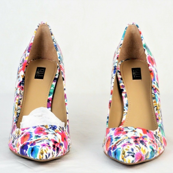 G.I.L.I | Floral Leather Jill Pointed-Toe Pump - Picture 3 of 3